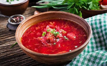 Zupa a'la barszcz ukraiński z menu beszamel