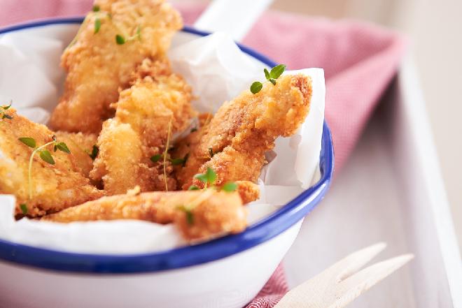Polędwiczki z kurczaka smażone na chrupko: lepsze niż stripsy z KFC