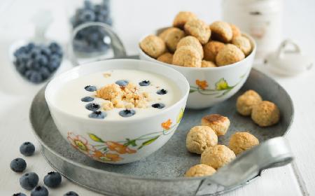 Zupa z borówek amerykańskich i bananów na soku jabłkowym