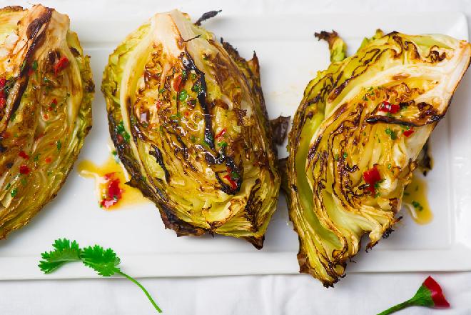 Pieczona kapusta: smaczny dodatek do obiadu