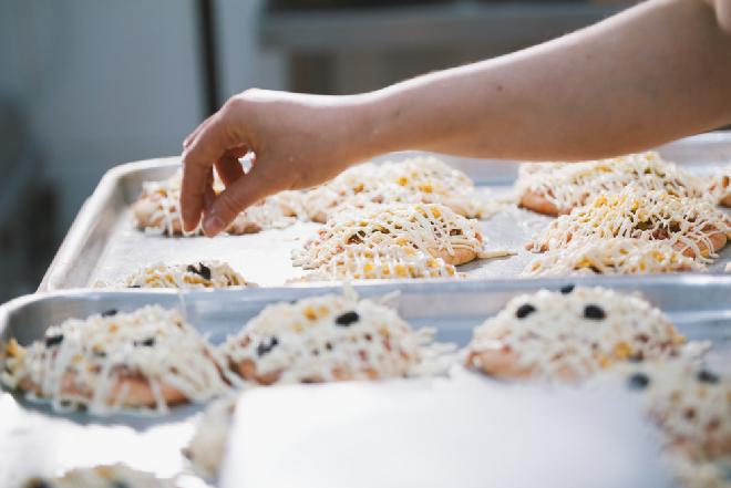 Ziemniaczane mini pizze - szybkie danie z piekarnika